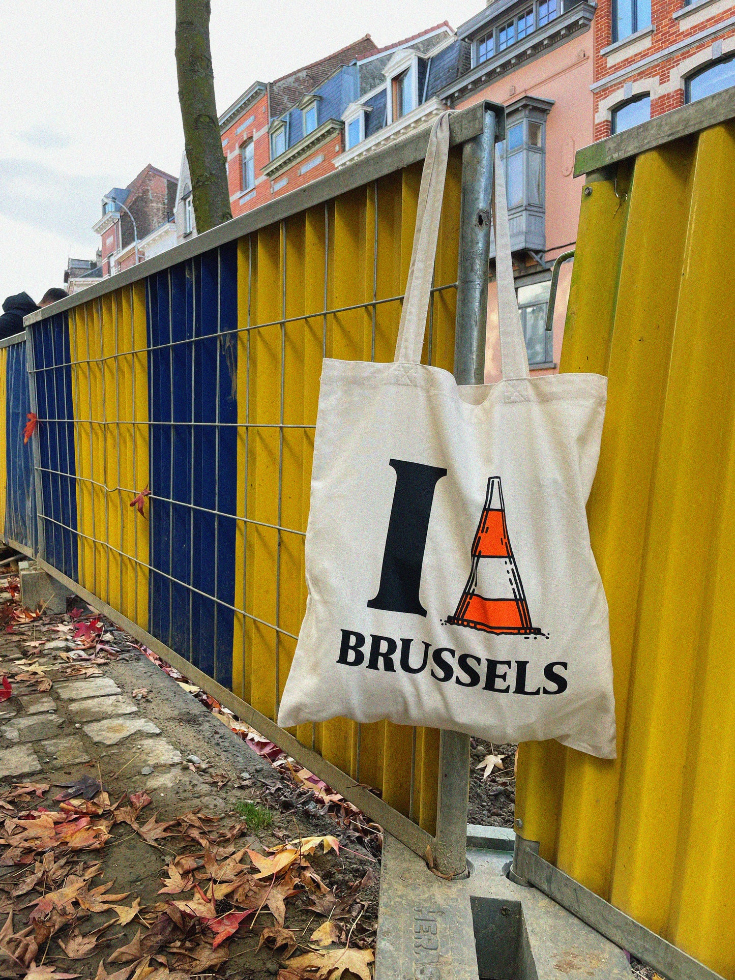 SOUVENIRS FROM BRUSSELS - TOTEBAG I /CONE\ BRUSSELS